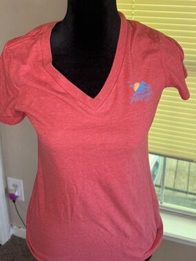 women’s tee